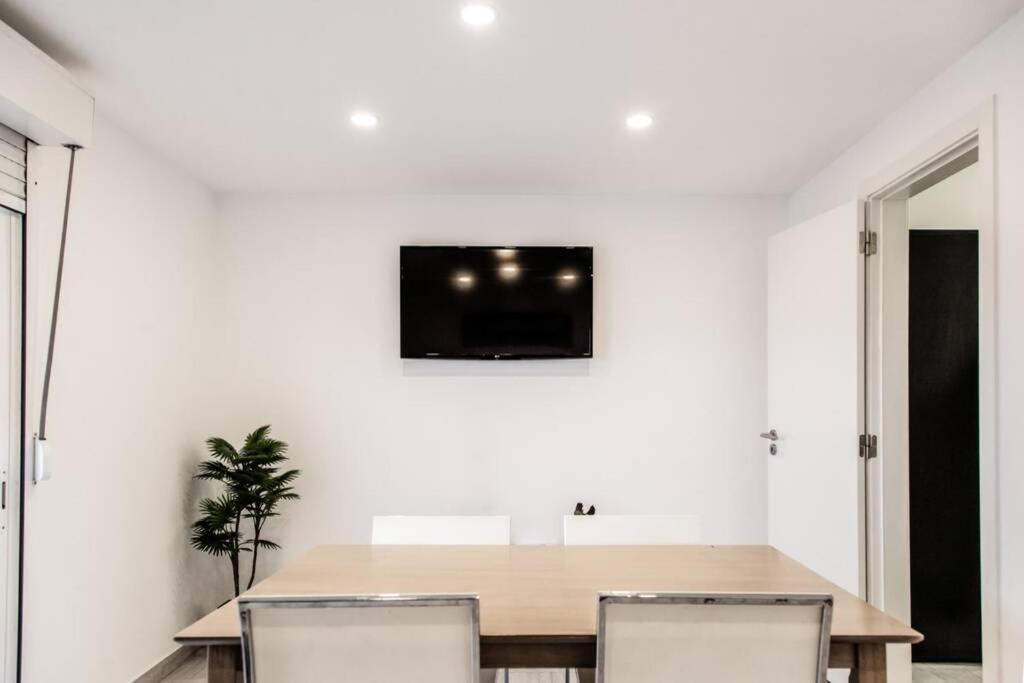 Remodeled In The Center. Appartamento Distretto di Faro